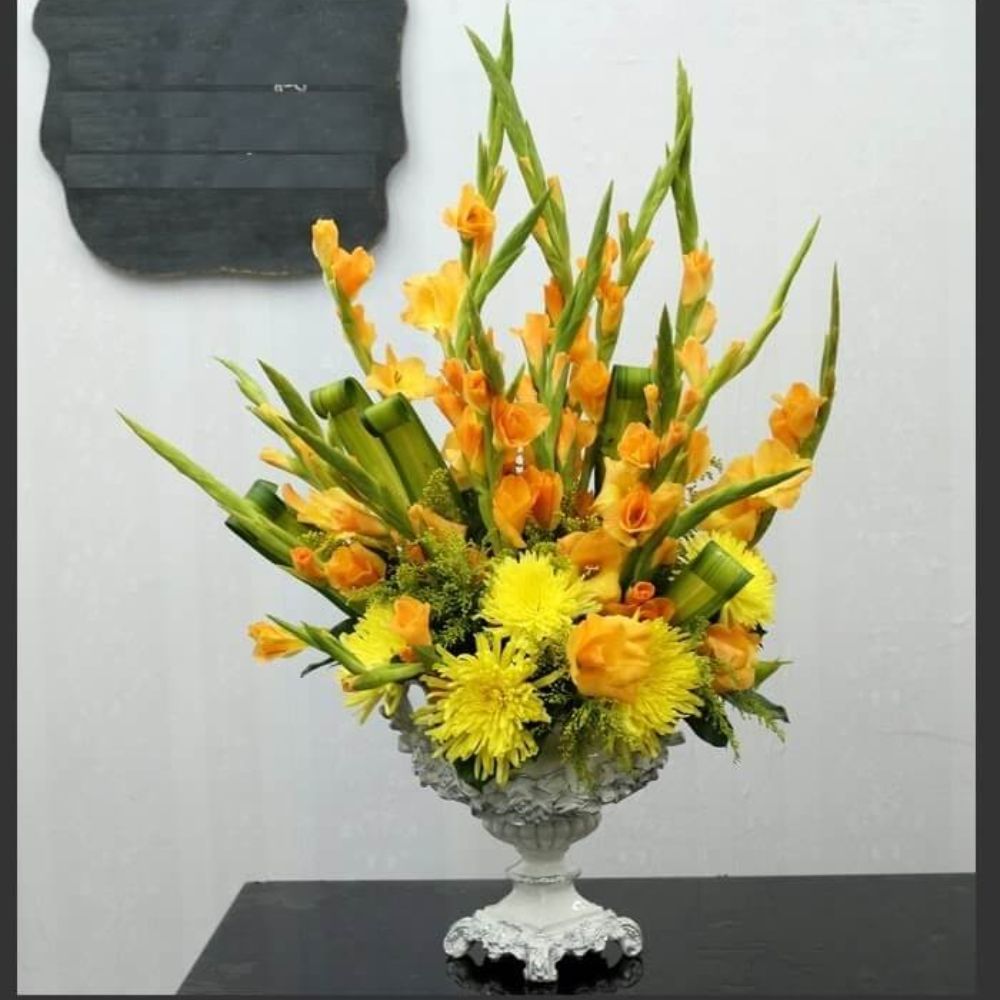 Cắm hoa lay ơn để bàn thờ mix Đồng Tiền + Cát Tường 