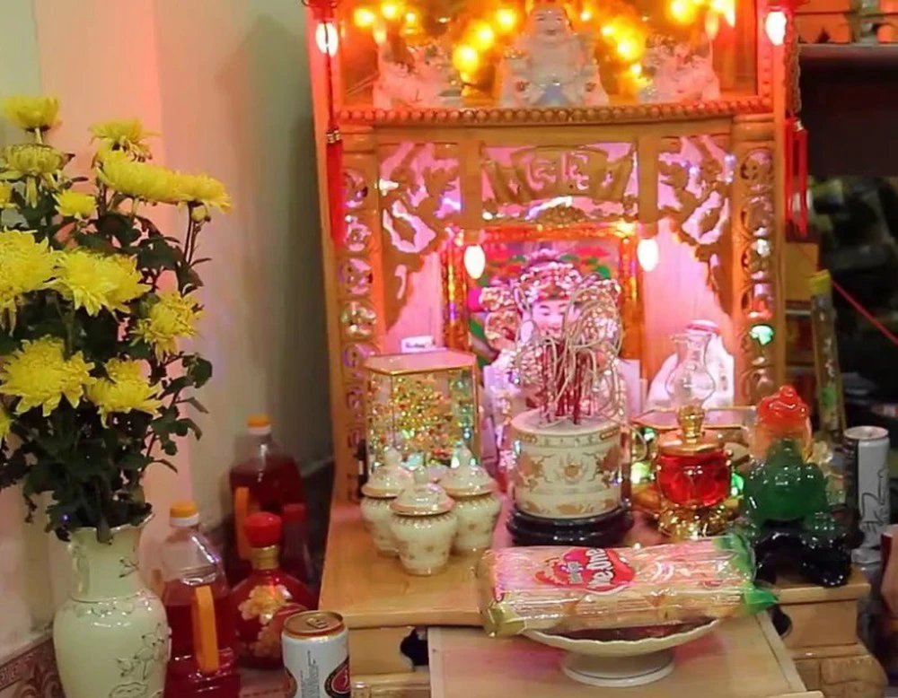 Có nên dùng lại bàn thờ của chủ cũ không?