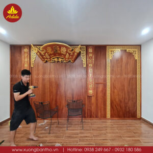 vách ốp tường bàn thờ