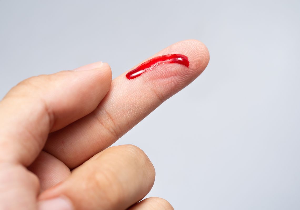 Nằm mơ thấy máu là điềm gì? Giải mã chi tiết A-Z 2026 4 nằm mơ thấy máu kinh nguyệt