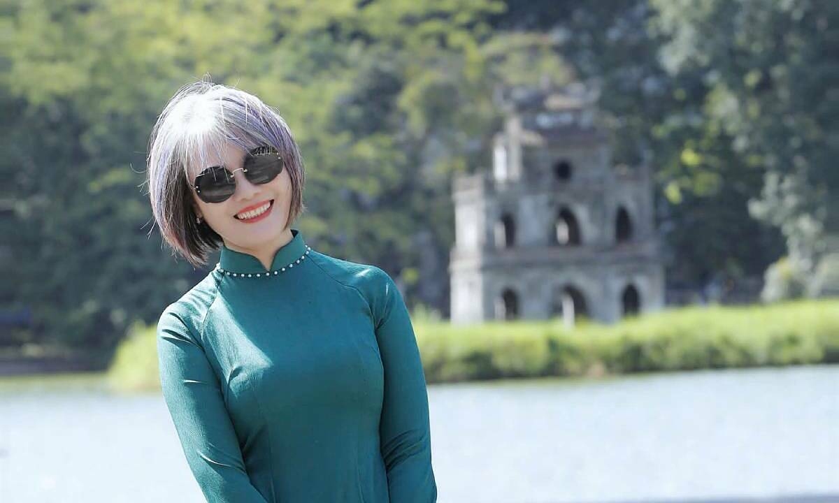 Mơ Thấy Tóc Bạc Điềm Gì? Luận Giải & Con Số May Mắn 2026 2 nằm mơ thấy tóc mình bạc trắng cả đầu