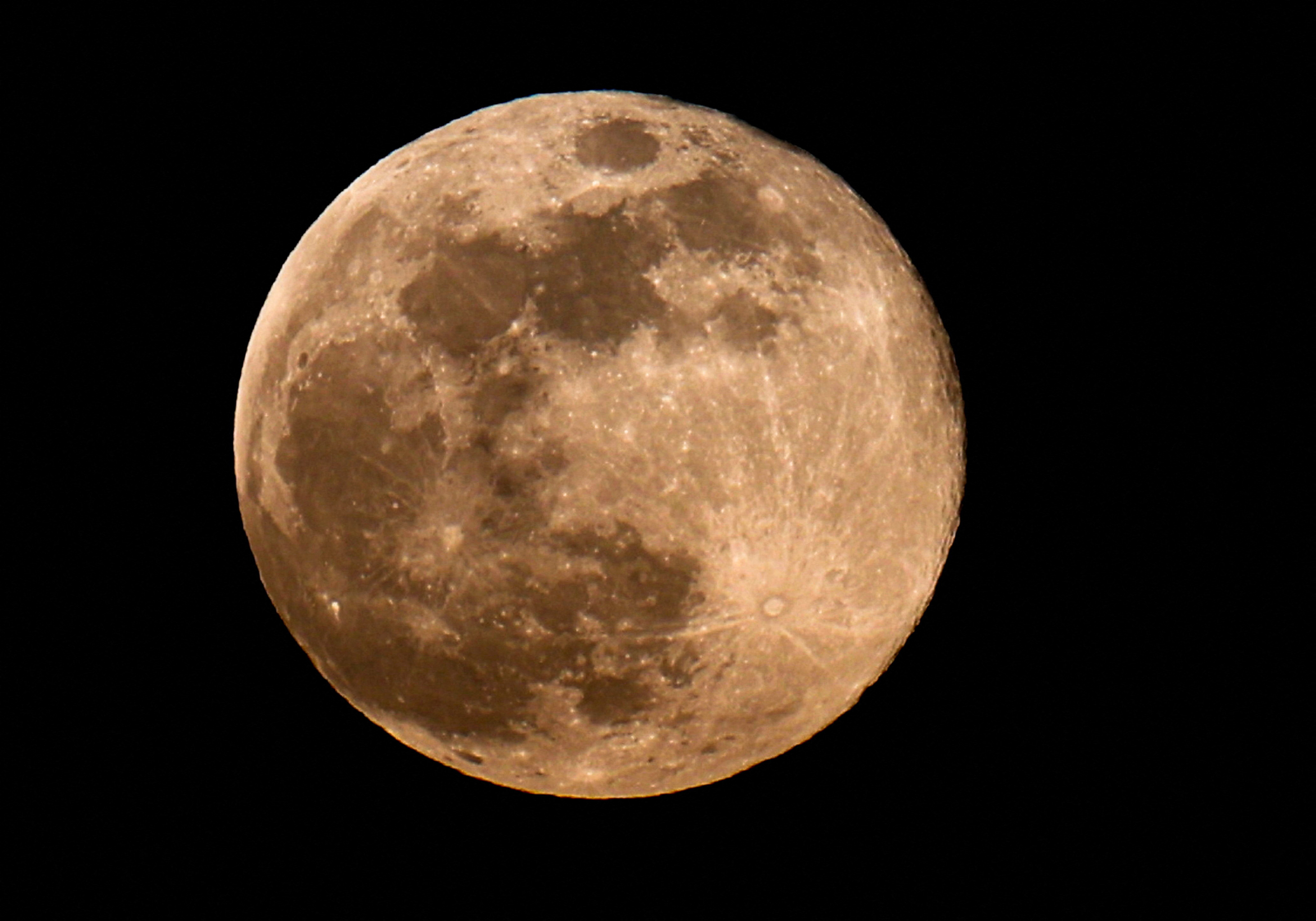 mơ thấy mặt trăng tròn và sáng