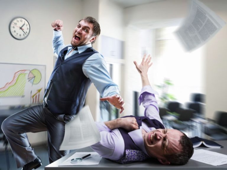 Hóa giải điềm xấu khi mơ thấy đánh nhau