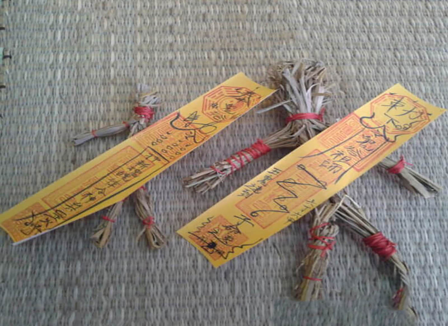 Mơ Thấy Bị Bỏ Bùa Là Điềm Gì? Luận Giải Chi Tiết Nhất 2 mơ thấy bị bỏ bùa yêu