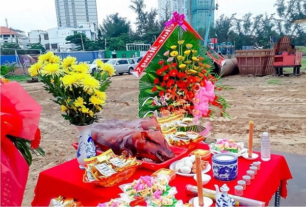 mâm cúng cất nóc nhà mượn tuổi