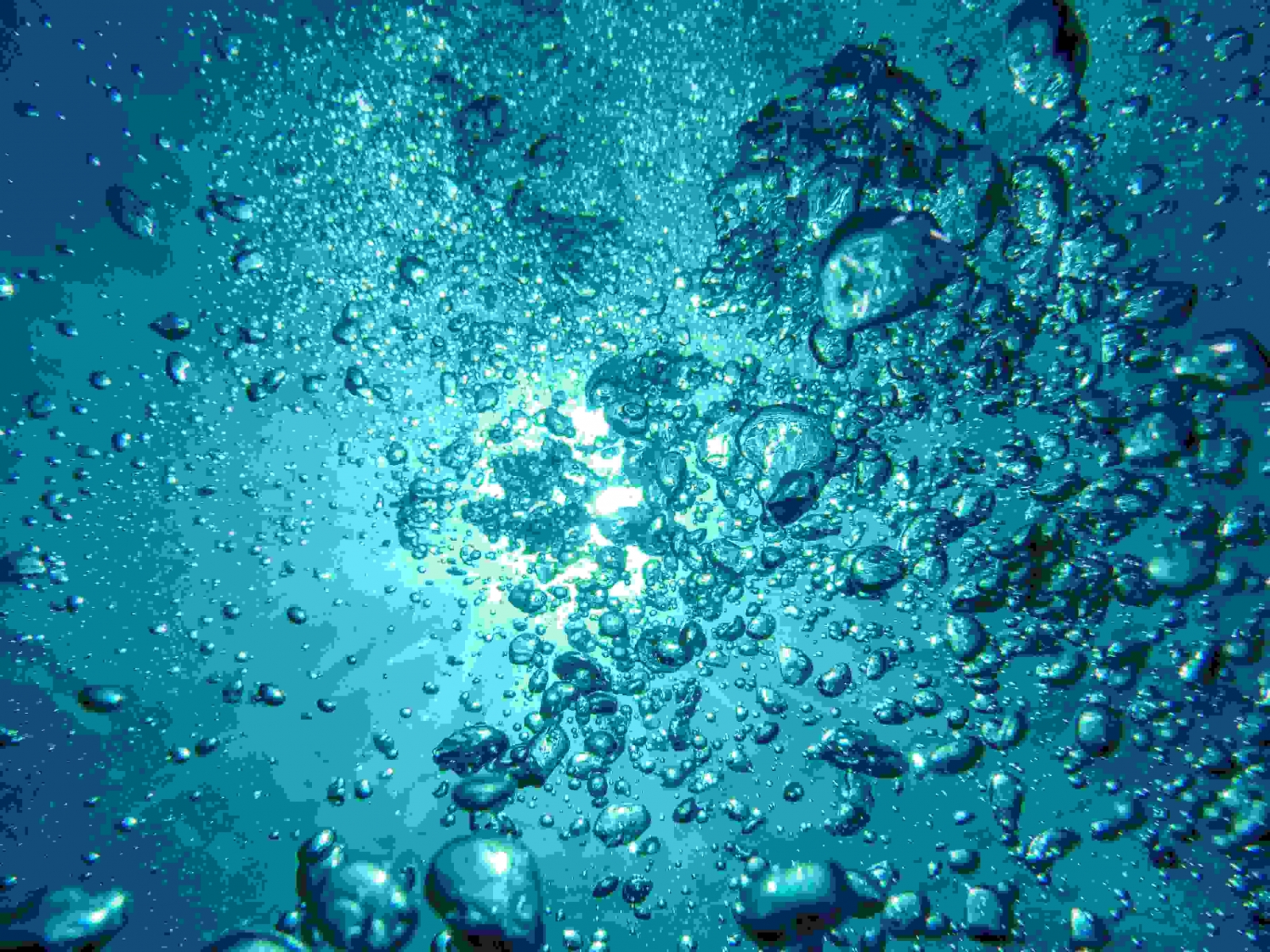 Mơ Thấy Nước Là Điềm Gì? Giải Mã 15+ Giấc Mơ & Con Số 4 mơ thấy mình đang bơi