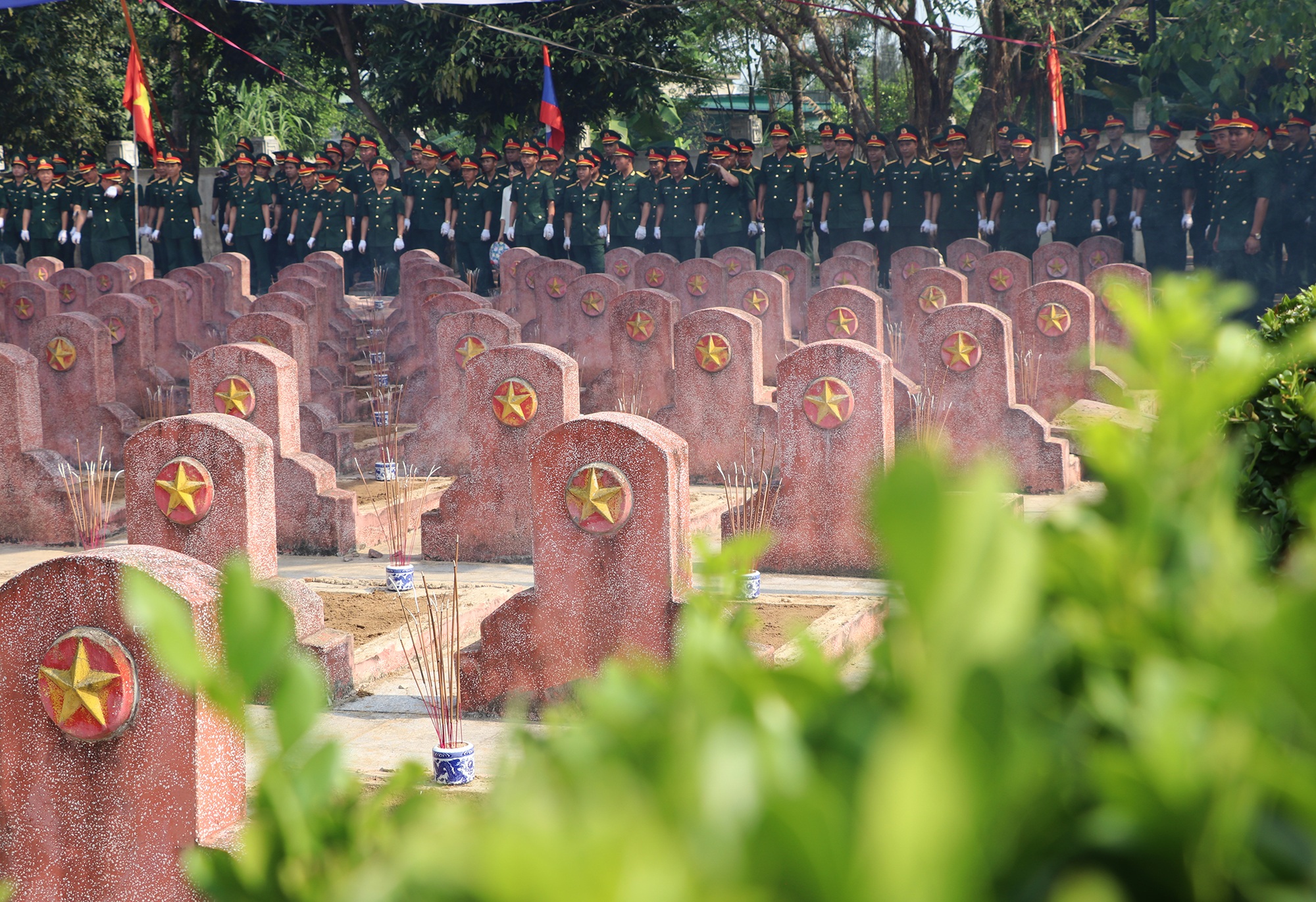 Nằm mơ thấy mộ là điềm báo tốt hay xấu? Luận giải chi tiết 3 nằm mơ thấy đi thăm mộ