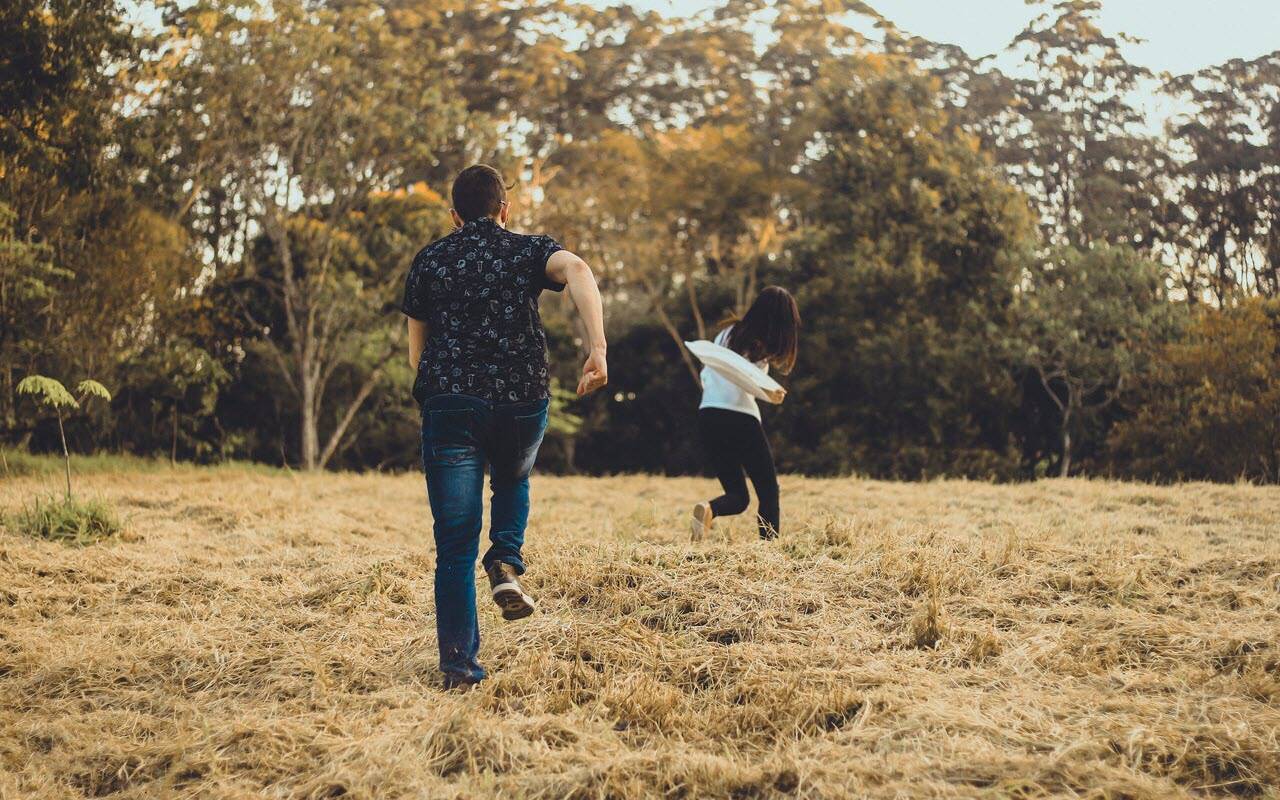 Nằm mơ thấy bị người lạ mặt rượt đuổi điềm báo gì