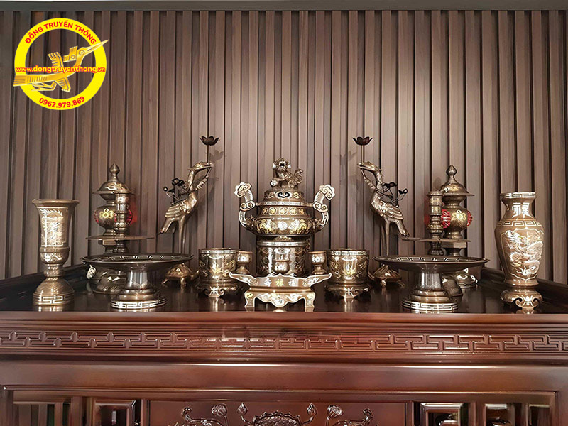 bộ đồ thờ bằng đồng đầy đủ