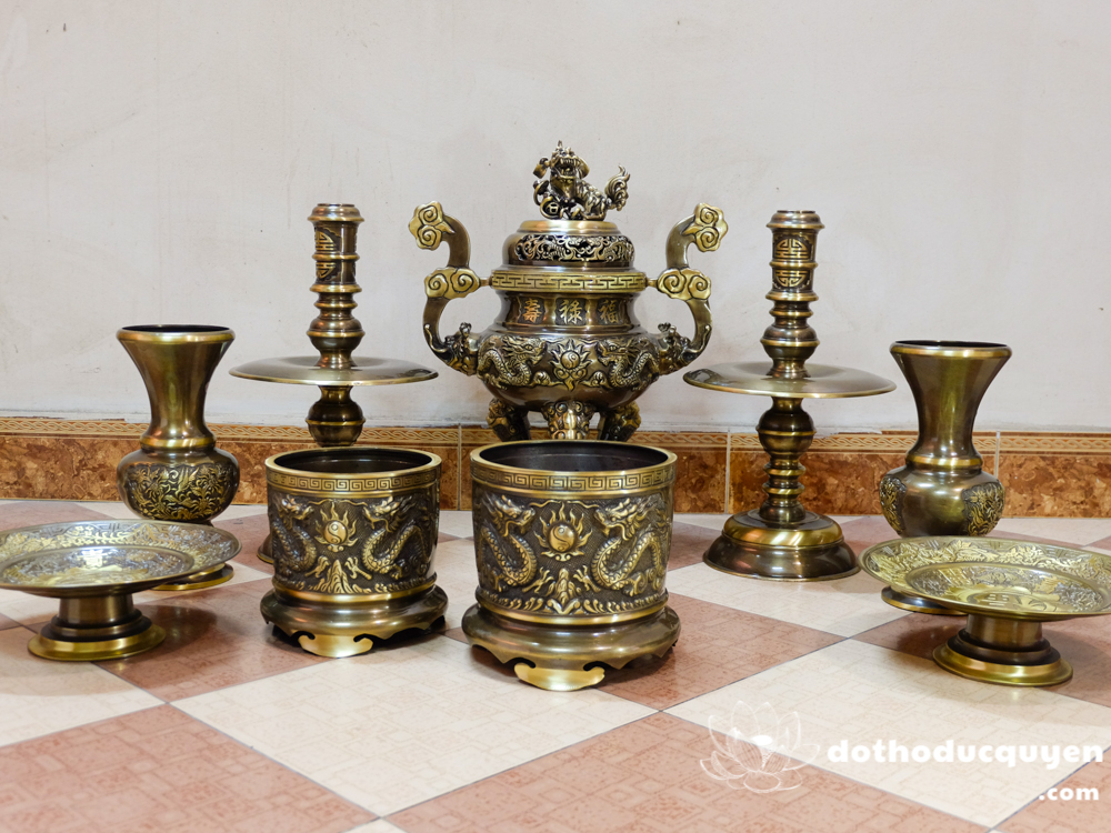 bộ đồ thờ bằng đồng vàng giả cổ