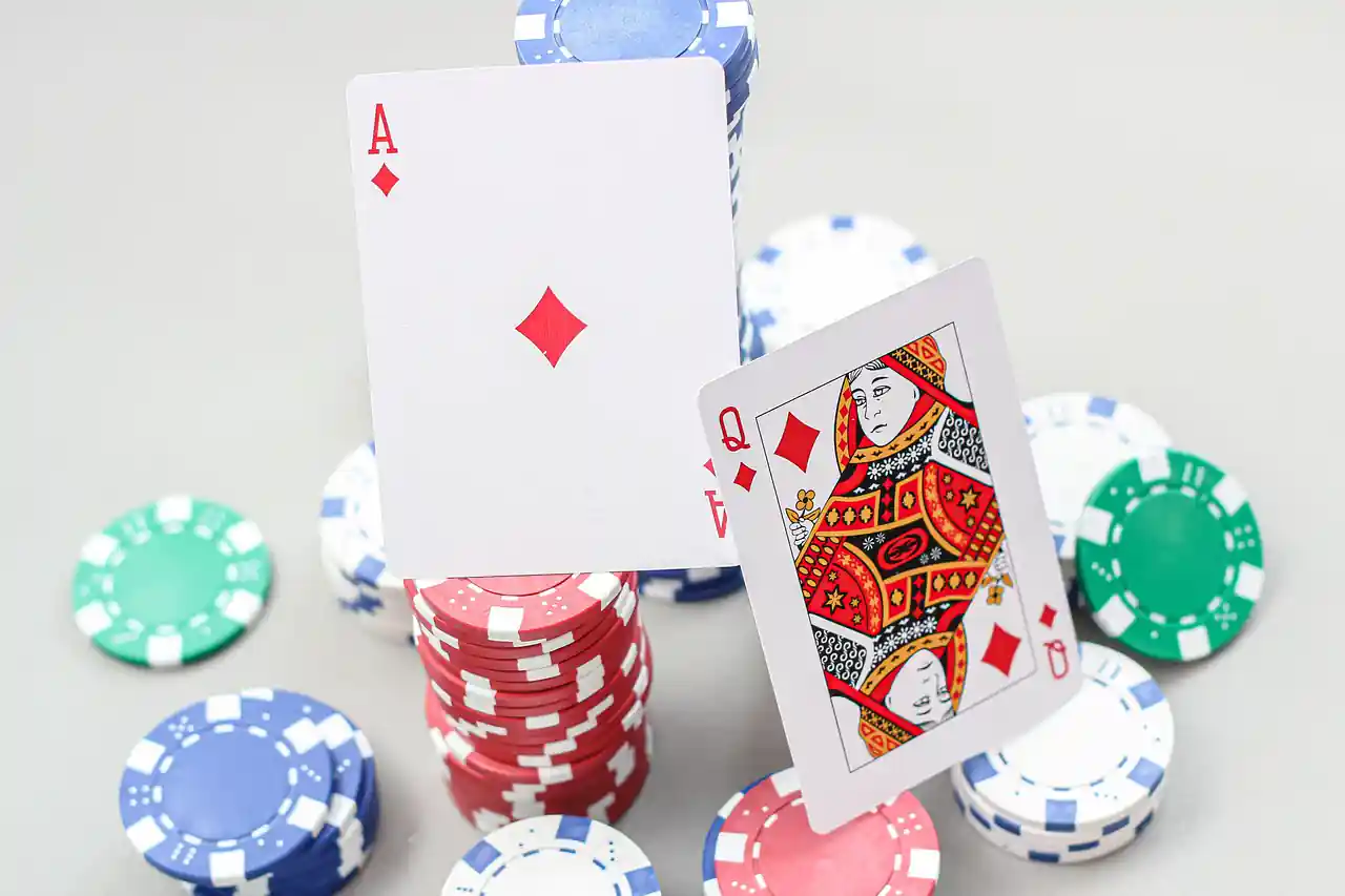 Mơ Thấy Đánh Bài Điềm Gì? Giải Mã & Con Số May Mắn 2026 7 giải mã giấc mơ thấy đánh bài