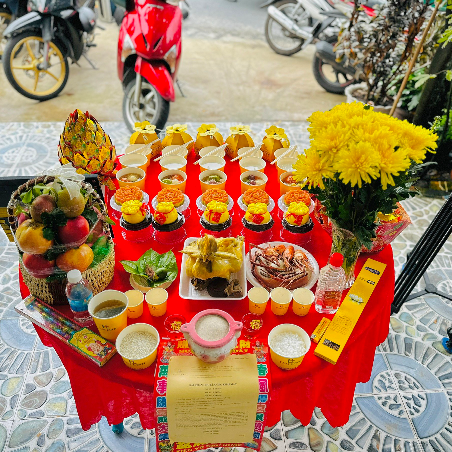 Văn Khấn Cúng Tất Niên 2024 Chuẩn Nhất Cho Gia Tiên, Công Ty 3 Chuẩn bị lễ vật cúng tất niên