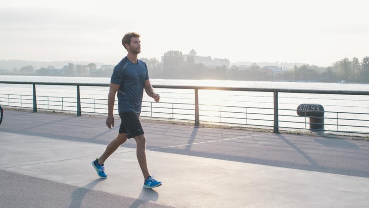 mơ thấy đi bộ lên dốc