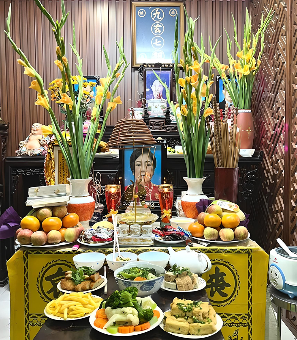 Lập bàn thờ vong sau 100 ngày