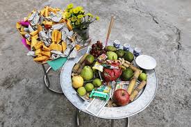 lễ cúng cô hồn ngoài trời