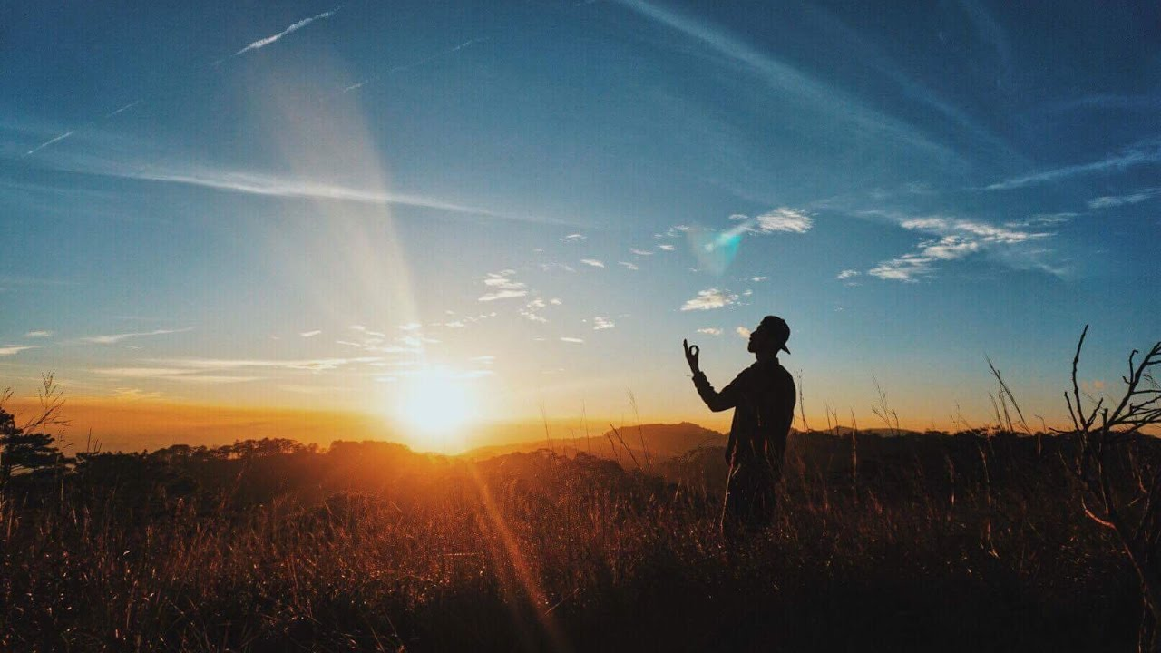 Mơ thấy mặt trời màu đỏ như máu