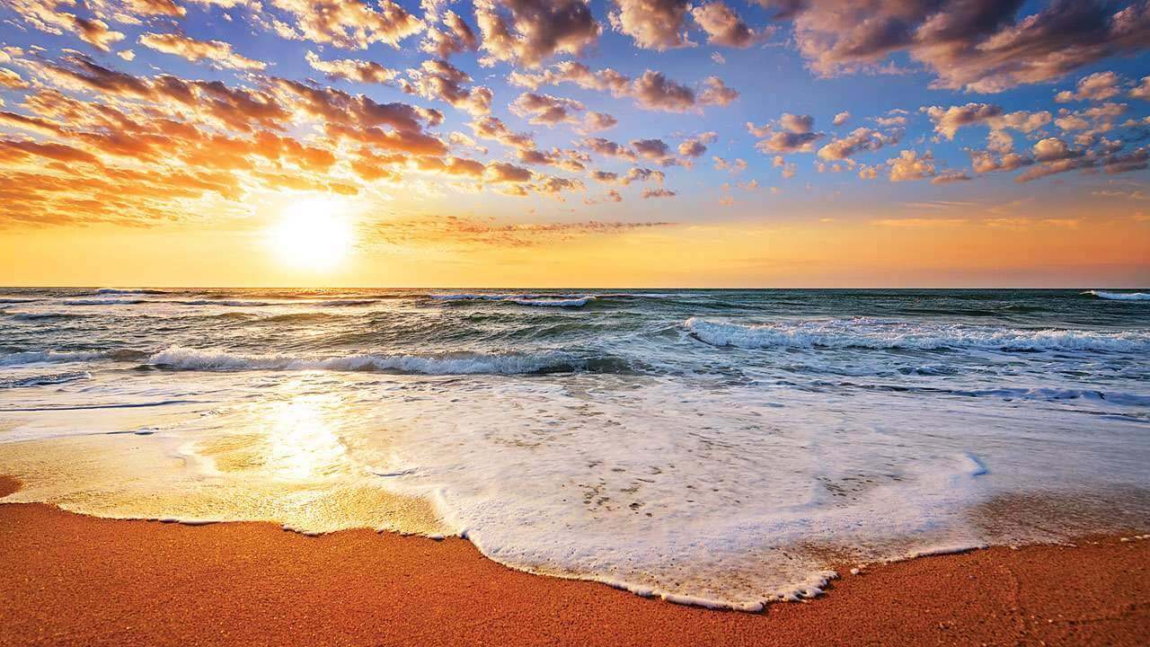 Mơ Thấy Biển Điềm Gì? Giải Mã 15+ Giấc Mơ Về Biển 6 mơ thấy hoàng hôn trên biển