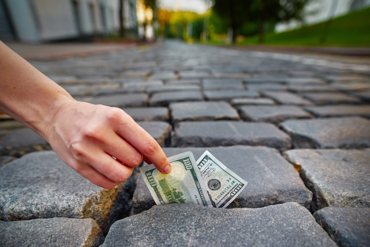 Giải Mã Nằm Mơ Thấy Mất Tiền Điềm Báo Tốt Hay Xấu 2024 5 nằm mơ thấy mất tiền đánh con gì