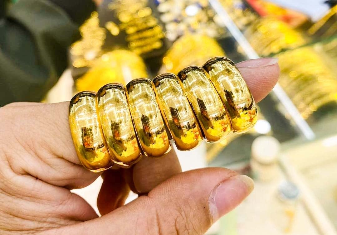 Nằm Mơ Thấy Vàng Giải Mã Điềm Báo Và Con Số May Mắn 4 mơ thấy vàng thỏi