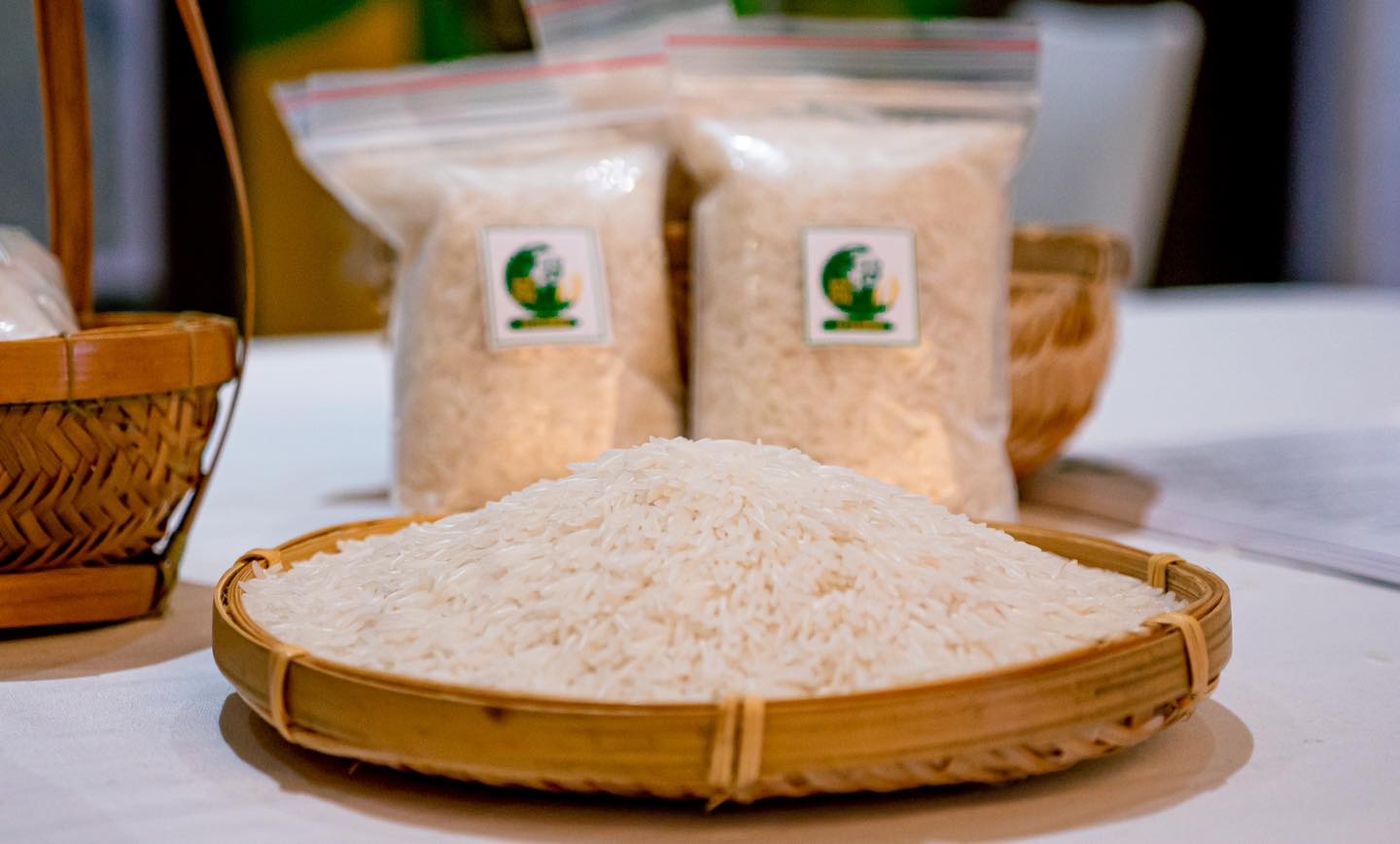 Mơ Thấy Gạo Báo Điềm Gì? Giải Mã & Con Số May Mắn 2026 3 chiêm bao thấy gạo