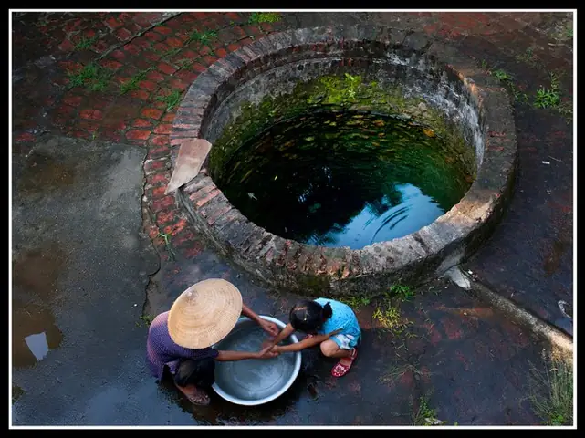Mơ Thấy Giếng Nước Báo Hiệu Điềm Gì? Luận Giải & Số Đẹp 4 mơ thấy giếng nước cạn khô