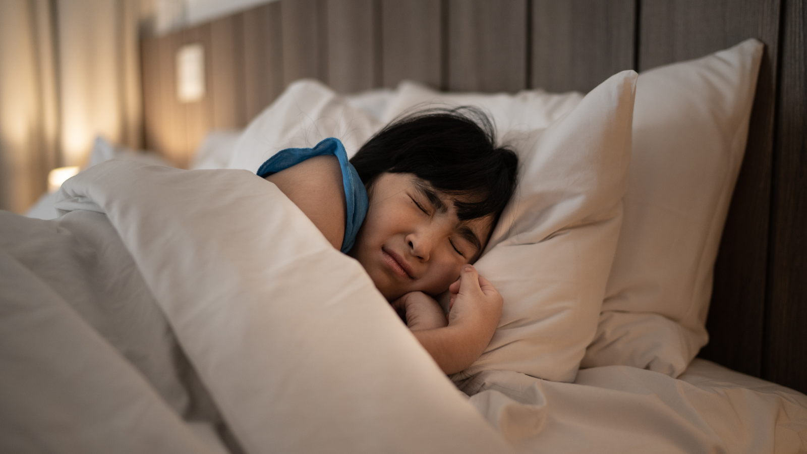 Nằm mơ thấy cá sấu điềm gì? Giải mã 25+ điềm báo và số đẹp 6 làm gì khi nằm mơ thấy cá sấu