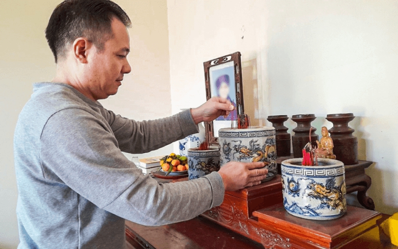 Kiêng kỵ khi bao sái bát hương cuối năm