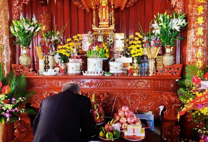 Văn khấn mùng 1 tháng 6 Âm lịch 2026 Gia tiên, Thần linh 3 Mâm cúng mặn ngày mùng 1 tháng 6