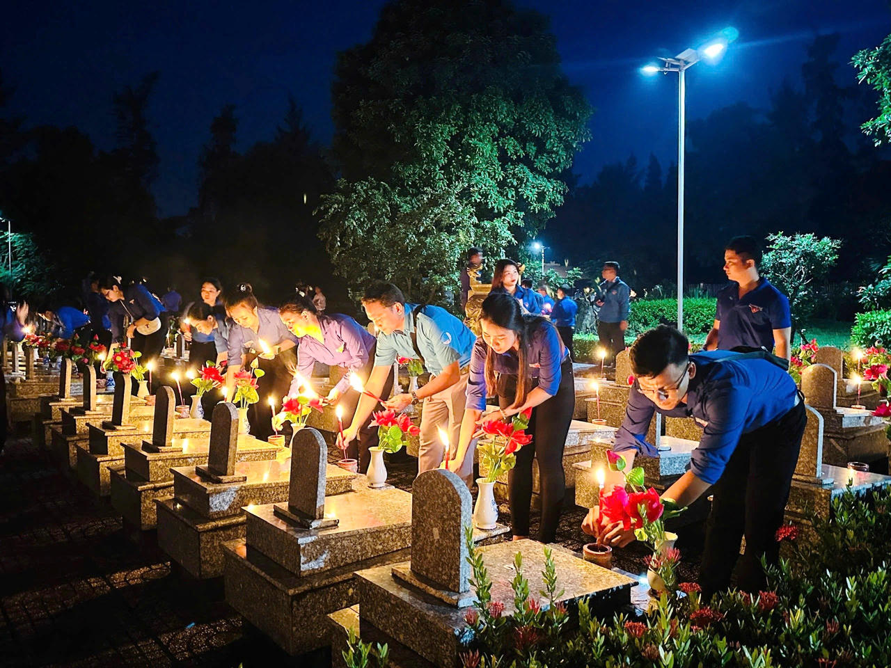 mùng 1 tết có nên ra mộ không