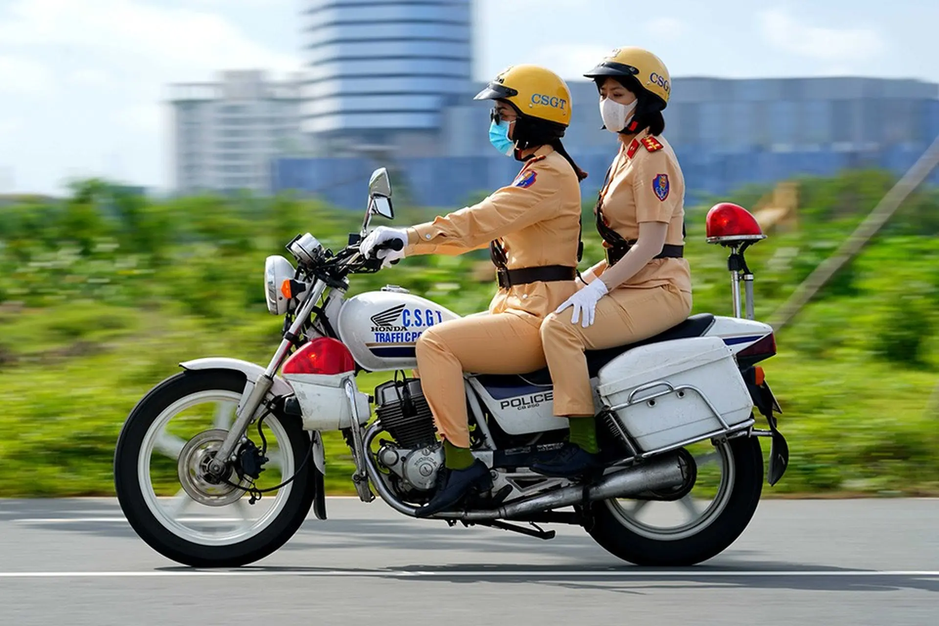 công an giao thông có làm việc mùng 1 tết không