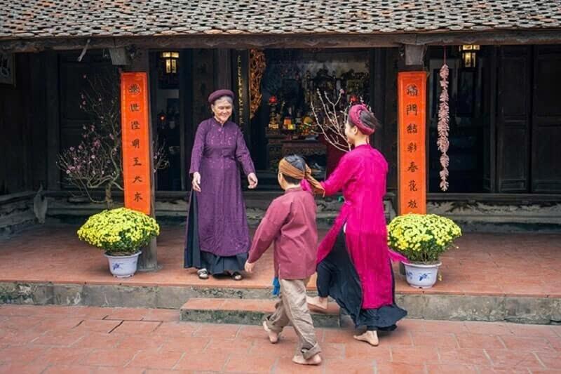 Bài văn khấn xông nhà tẩy uế chiêu tài lộc