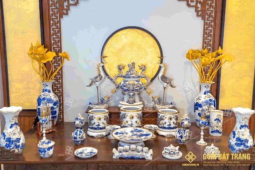 Hướng Dẫn Thứ Tự Thắp Hương Trên Bàn Thờ 3 Bát Hương Đúng 5 Thứ tự thắp hương trên bàn thờ 3 bát hương