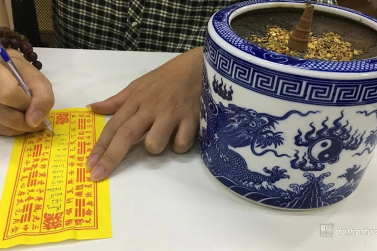 bốc bát hương bà cô ông mãnh