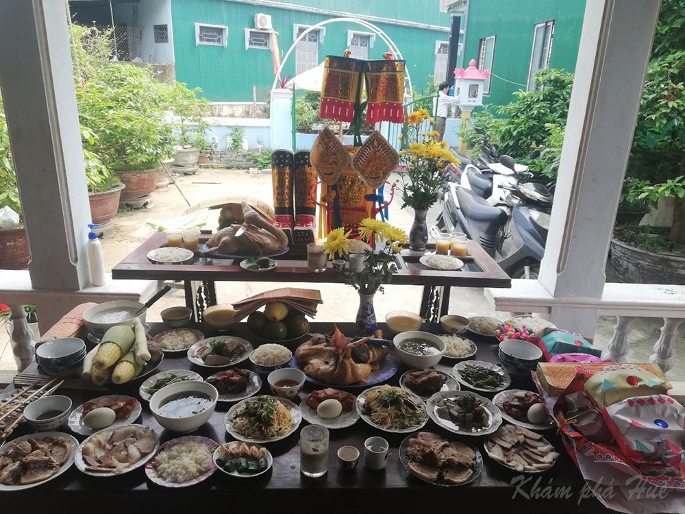 Mâm cúng đất đầy đủ