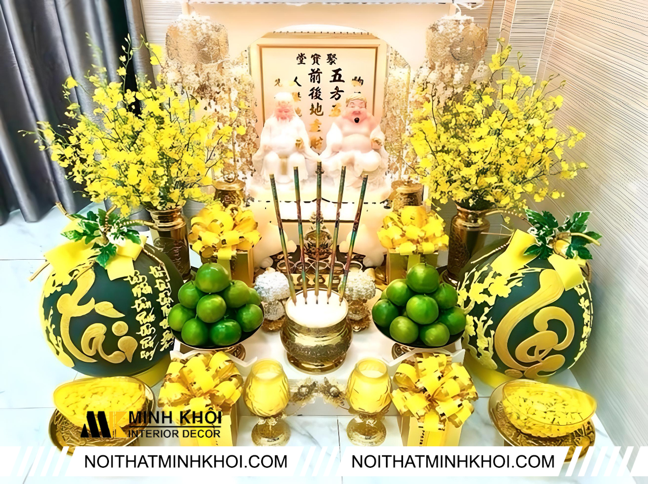 cắm hoa trên ban thần tài