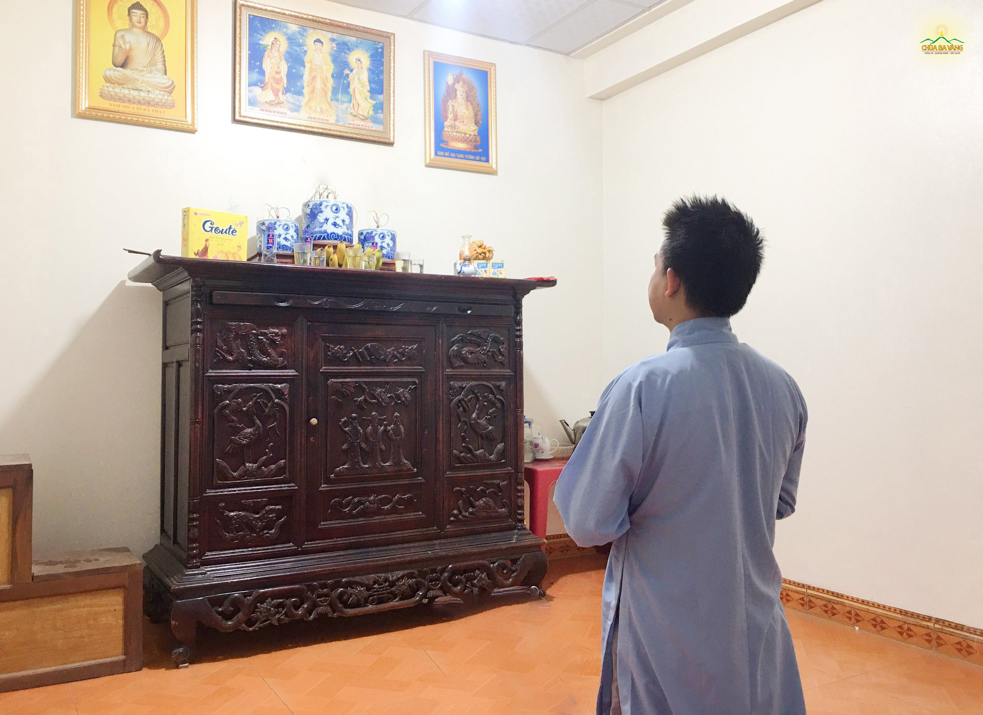 hướng dẫn cách bao sái bàn thờ