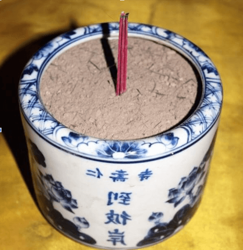 Các trường hợp đặc biệt cần thay tro bát hương