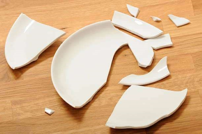 điềm báo làm vỡ ly chén ngày tết