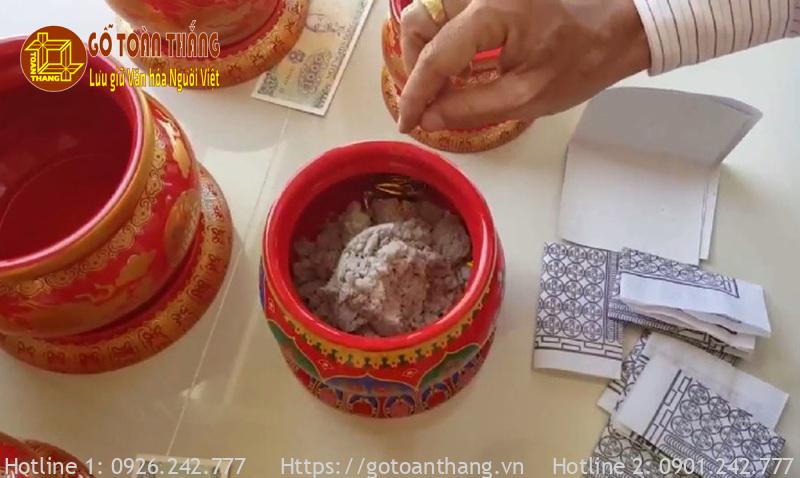 hướng dẫn thay tro bát hương