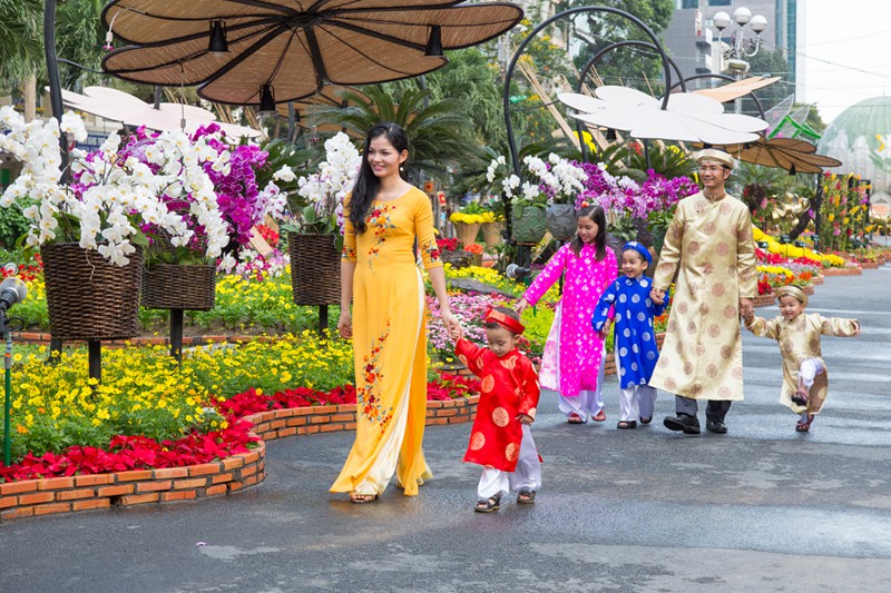 đi lễ chùa ngày mùng 5 tết