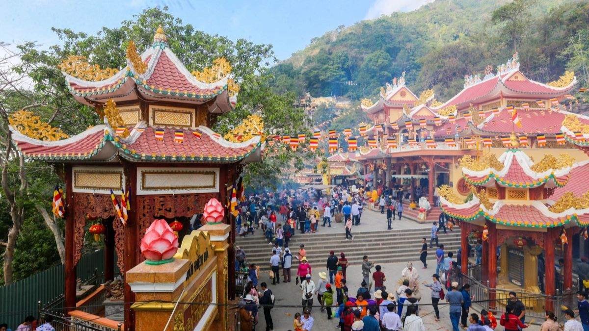 chuẩn bị lễ vật cho bài cúng đi lễ chùa