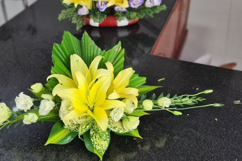 bàn thờ có nên cắm hoa ly