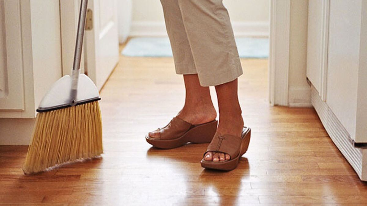 mùng mấy tết được quét nhà