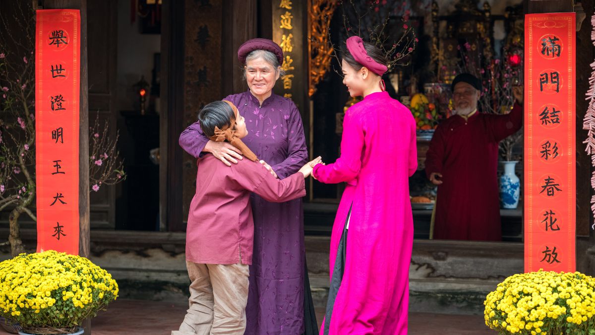 lễ cúng hóa vàng mùng 5 tết