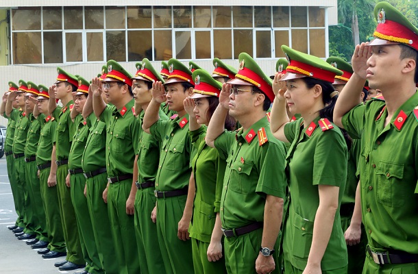 29 tết công an có làm việc không