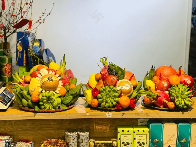 xếp hoa quả thắp hương