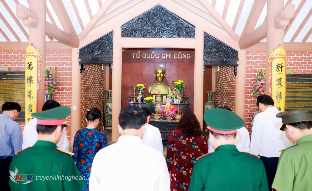 Văn Khấn Liệt Sỹ Tại Nhà Bài Cúng Chuẩn Và Hướng Dẫn 5 tưởng nhớ các anh hùng liệt sỹ