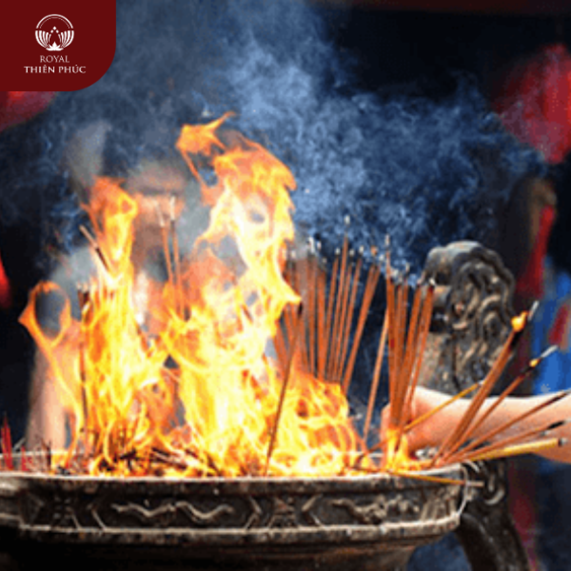 Thắp hương bị cháy chân nhang điềm gì và cách hóa giải 1 thắp hương bị cháy chân nhang