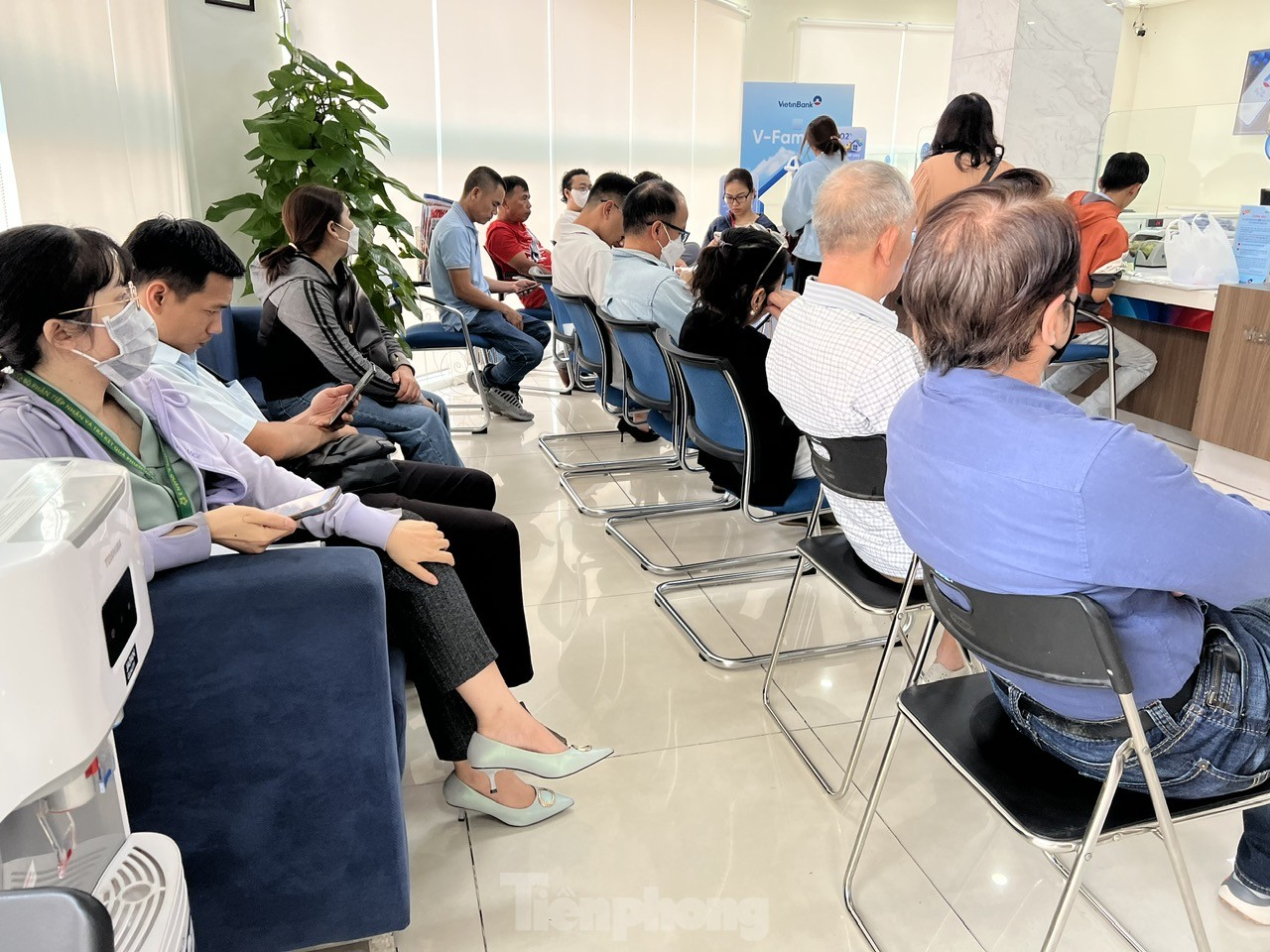 giao dịch ngân hàng dịp tết