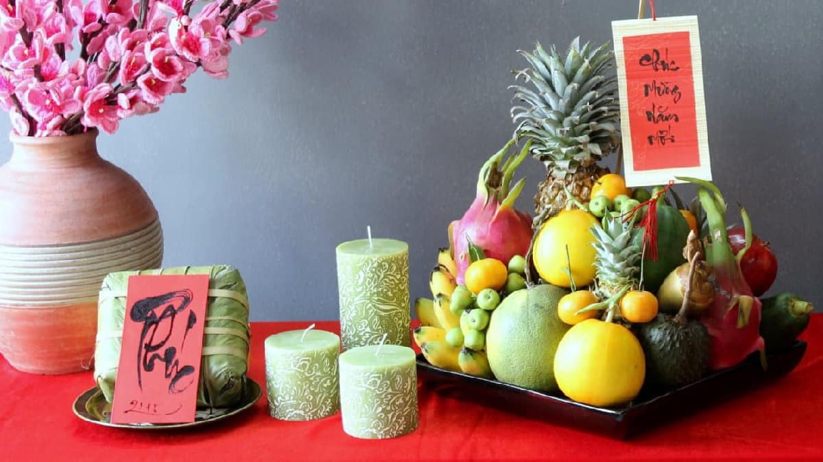 Hướng dẫn trang trí bàn thờ ông địa ngày Tết hút tài lộc 1 trang trí bàn thờ ông địa ngày tết